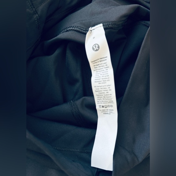 *NWT* Lululemon Fast and Free High-Rise Tight 25" 3 Pockets *Glow Black Size 6 - Picture 9 of 11